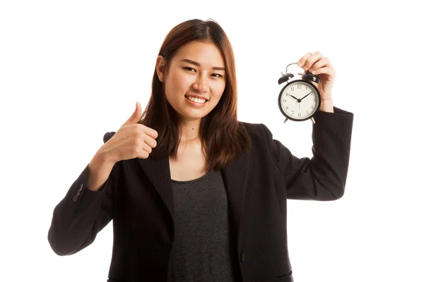 Joven asiática de negocios mostrar los pulgares hacia arriba con un reloj . —  Fotos de Stock