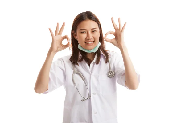 Young Asian female doctor show two OK sign. — Stock Photo, Image