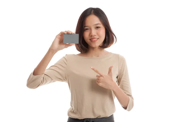 Joven mujer de negocios asiática apuntan a una tarjeta en blanco —  Fotos de Stock