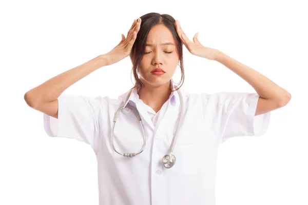Asiatiska unga läkare kvinna upprörd — Stockfoto