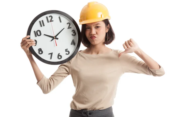 Asiatico ingegnere donna pollice giù con un orologio — Foto Stock