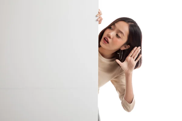 Nadšený mladá asijská žena s prázdný znak — Stock fotografie