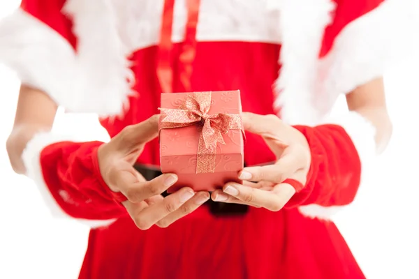 Asiático Natal Papai Noel menina e caixa de presente — Fotografia de Stock