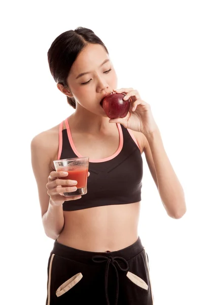 Hermosa chica asiática sana con jugo de tomate y manzana — Foto de Stock