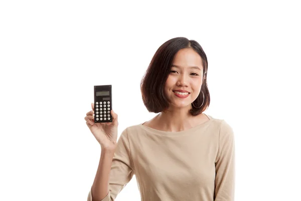 Aziatische zakelijke vrouw glimlach met calculator — Stockfoto