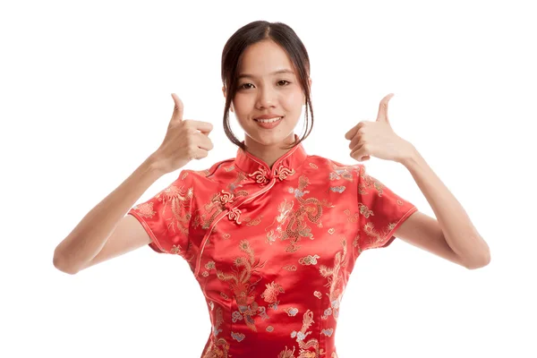 Asijská dívka v čínských cheongsam šaty palec nahoru — Stock fotografie