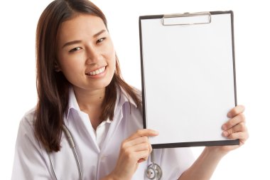 Genç Asyalı kadın doktor Haritayı boş Pano.