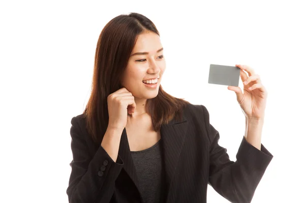 Happy young Asian business woman with a blank card. — Stock Photo, Image