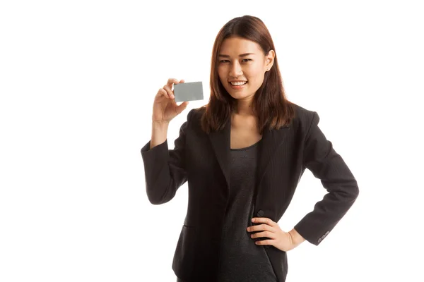 Joven mujer de negocios asiática sonrisa con una tarjeta en blanco . —  Fotos de Stock