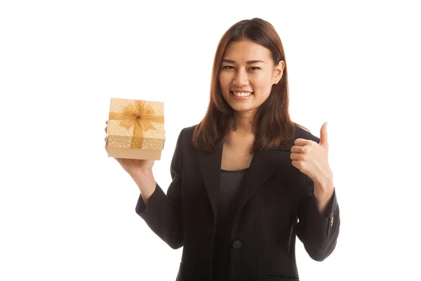 Asiatische Geschäftsfrau Daumen nach oben mit einem Geschenk-Box. — Stockfoto