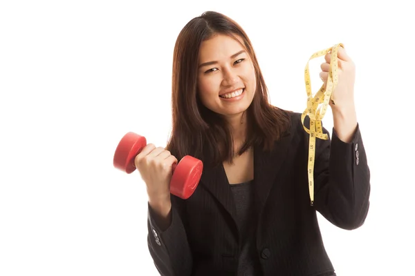 Saludable mujer de negocios asiática con mancuernas y cinta métrica . —  Fotos de Stock