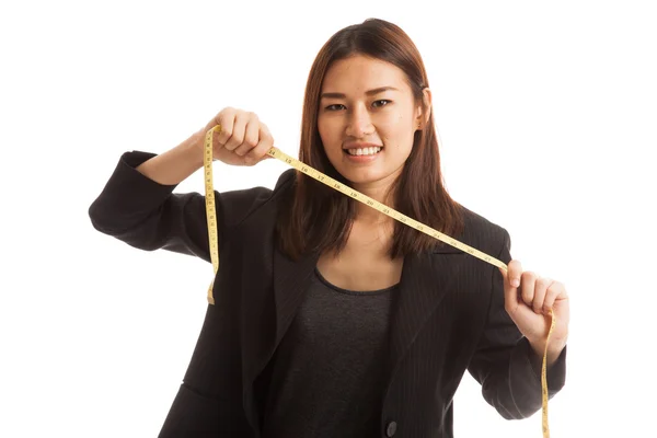 Joven mujer de negocios asiática con cinta métrica . — Foto de Stock