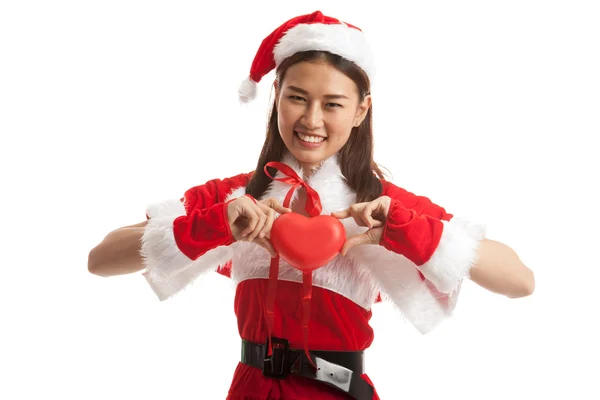 Asiático Natal Papai Noel menina com coração vermelho . — Fotografia de Stock