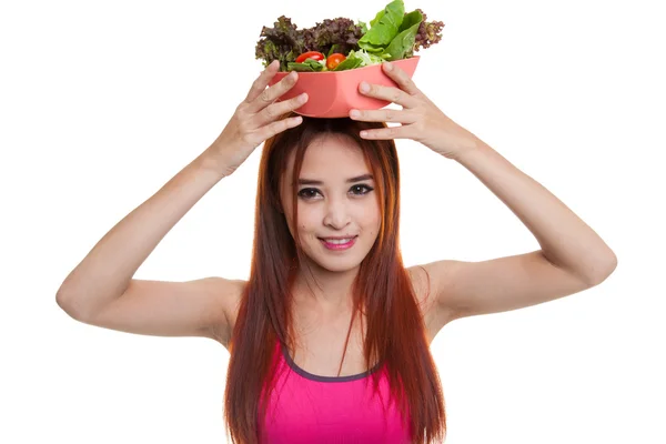 Schöne asiatische gesunde Mädchen mit Salat. — Stockfoto