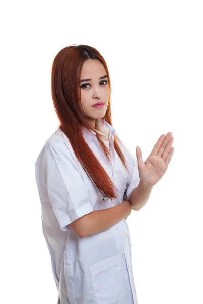 Asiática joven médico decir hablar a mi mano . — Foto de Stock