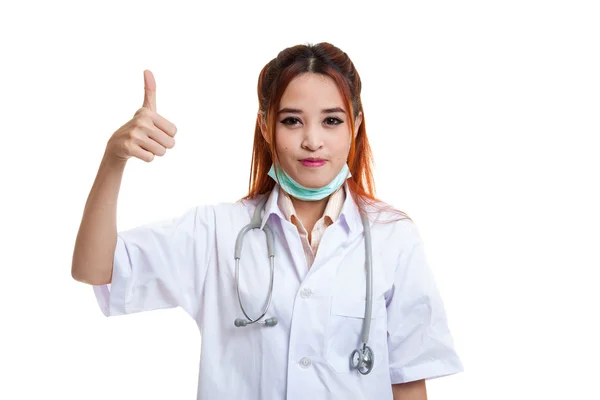 Giovane asiatico femmina medico spettacolo pollice su . — Foto Stock