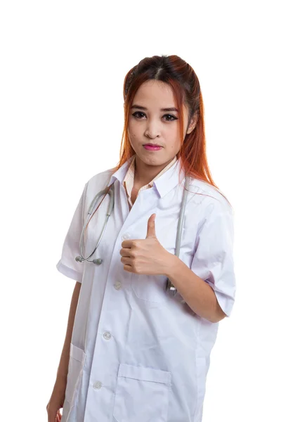 Asiatique jeune femme médecin montrer pouces vers le haut . — Photo