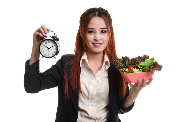 サラダと時計と若いアジア ビジネス女性. — ストック写真