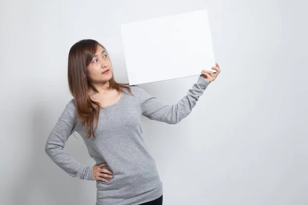 Joven Mujer Asiática Con Blanco Cartel Blanco Sobre Fondo Blanco —  Fotos de Stock