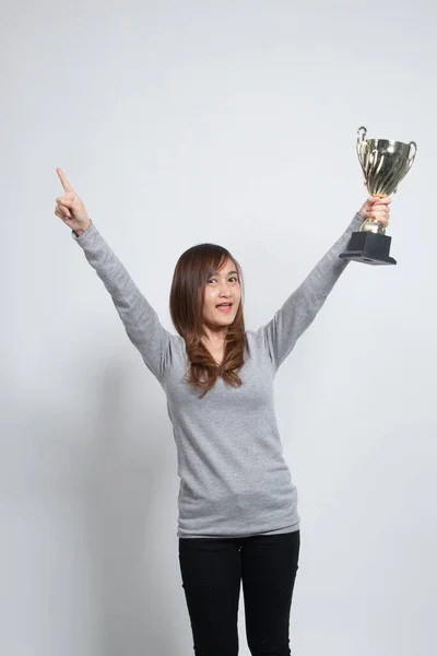 Udane Numer Jeden Zwycięzca Młodych Asian Kobieta Trzyma Trofeum Białym — Zdjęcie stockowe