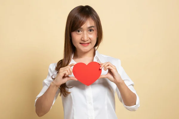 Asian Woman Red Heart Beige Background — Stock Photo, Image