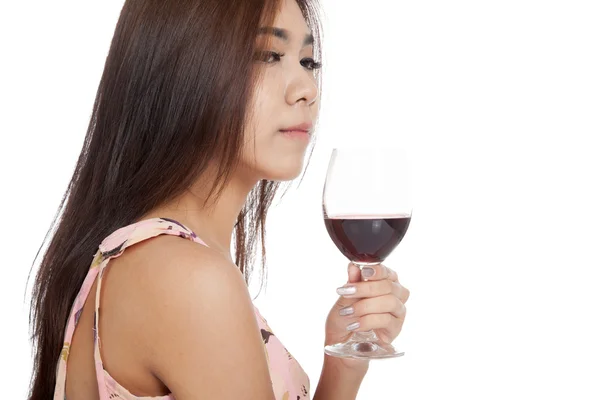 Bella donna asiatica bere vino rosso — Foto Stock