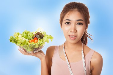 ölçme bant ve salata ile Asya ince kız