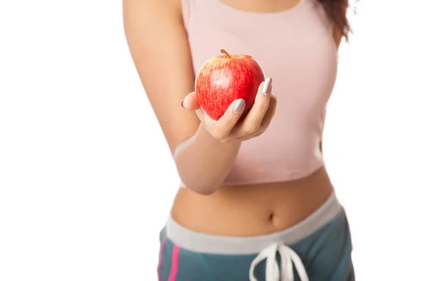 Азиатская здоровая девушка улыбка с красным яблоком — стоковое фото