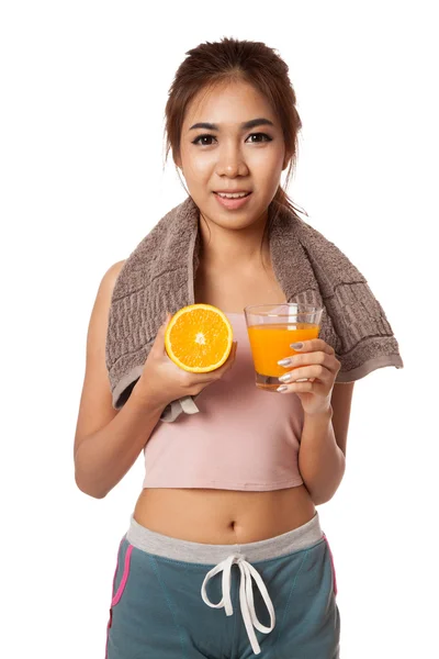 Asiatico ragazza sana con arancia e succo d'arancia — Foto Stock