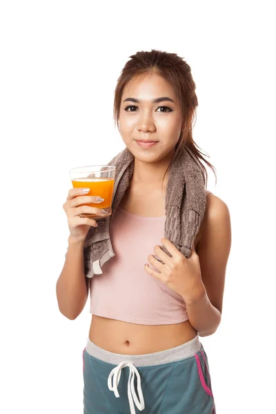 Asiatische gesunde Workout Mädchen trinken Orangensaft — Stockfoto