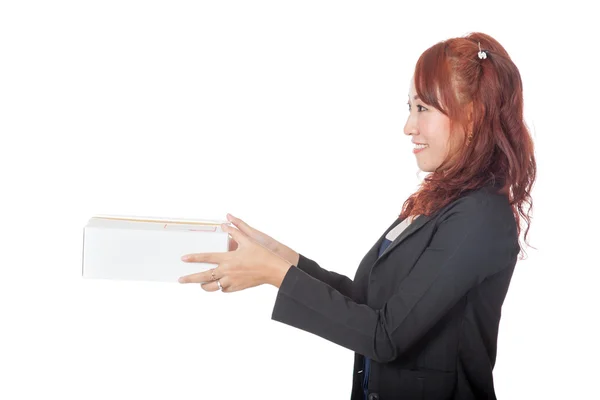 Asiático oficina chica dando un caja —  Fotos de Stock