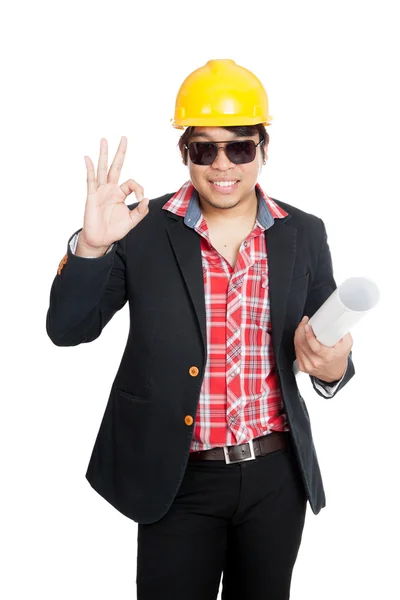 Inżynier azjatycki człowiek Pokaż znak Ok — Zdjęcie stockowe