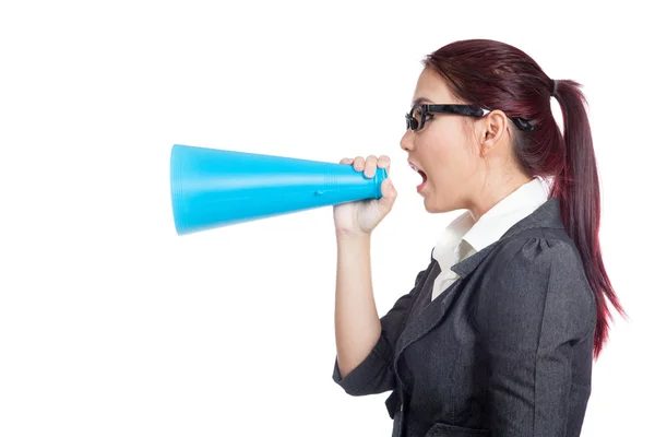 Vista lateral de mujer de negocios asiática anunciar algo — Foto de Stock