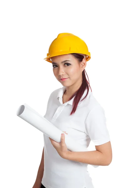 Ázsiai mérnök lány tartsa a blueprint, és mosoly — Stock Fotó
