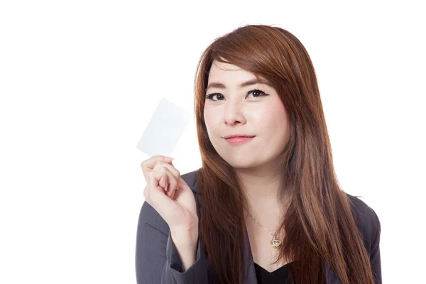 Азиатская предпринимательница показывает чистую карточку — стоковое фото