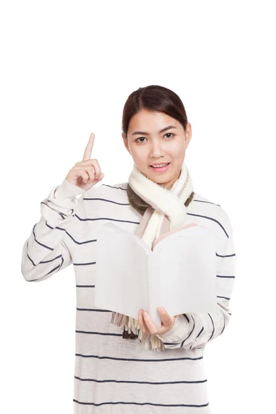 Beautiful Asian girl with scarf  read a book come with idea — Stock Photo, Image