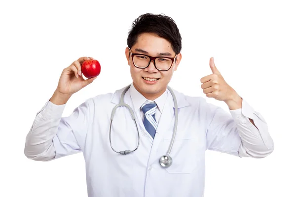 Asiatique mâle médecin pouces vers le haut avec pomme — Photo