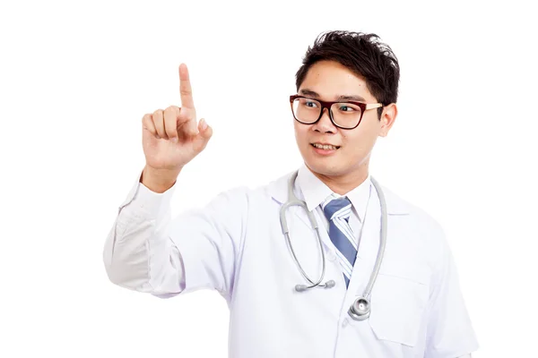 Asiático médico masculino pantalla táctil con el dedo que apunta — Foto de Stock