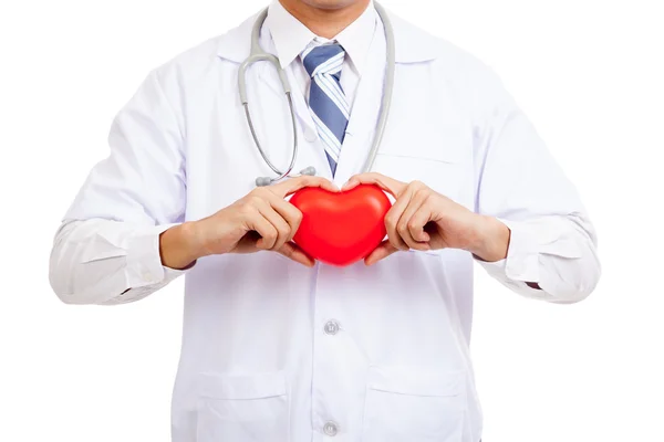 Asiatique mâle médecin montrer rouge coeur — Photo