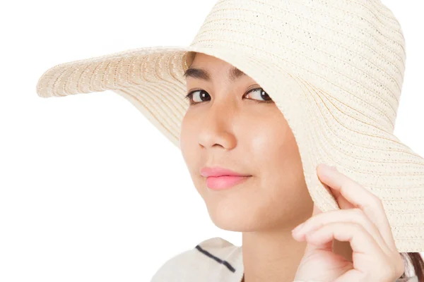 Vackra asiatiska flicka med solhatt — Stockfoto