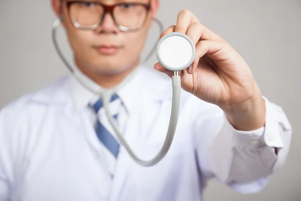 Asian male doctor with  stethoscope — Stock Photo, Image