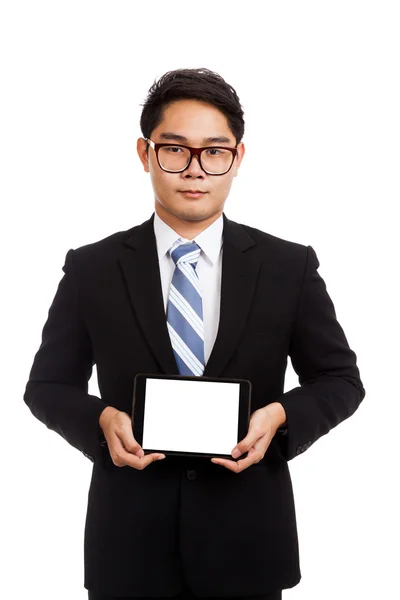 Hombre de negocios asiático con tableta pc — Foto de Stock