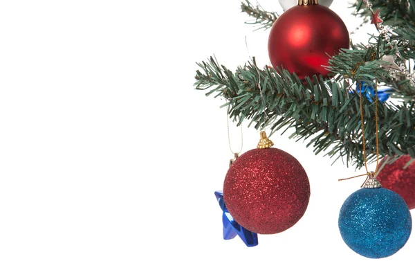 Zavřít z vánočního stromu s ornament, cetka a dekorace — Stock fotografie
