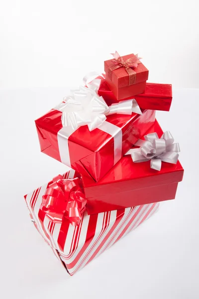 Gruppo di scatole regalo rosse per Natale — Foto Stock