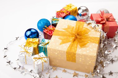 Noel ağacı önemsiz şey, süsleme ve giftbox