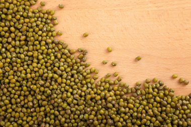 ahşap masa Mung fasulye