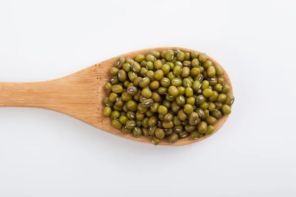 Mung bonen met houten lepel — Stockfoto