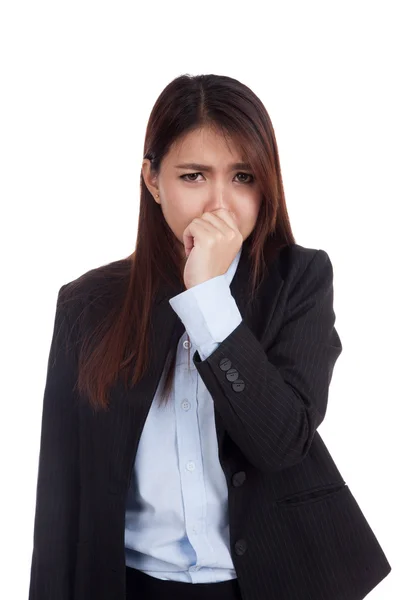 Mladá asijská podnikatelka drží její nos kvůli špatné smel — Stock fotografie