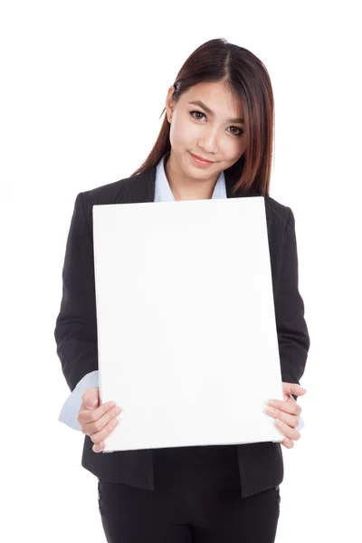 Jovem mulher de negócios asiática mostrar sinal em branco vertical — Fotografia de Stock