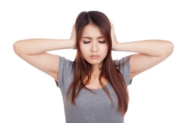 Genç Asyalı kadın hasta kapat kulağını aldım.